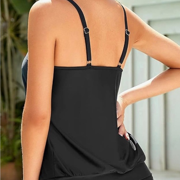 NWOT Med (8-10) Black Blouson Tankini Swimsuit top Adj straps bathing suit - Picture 2 of 8